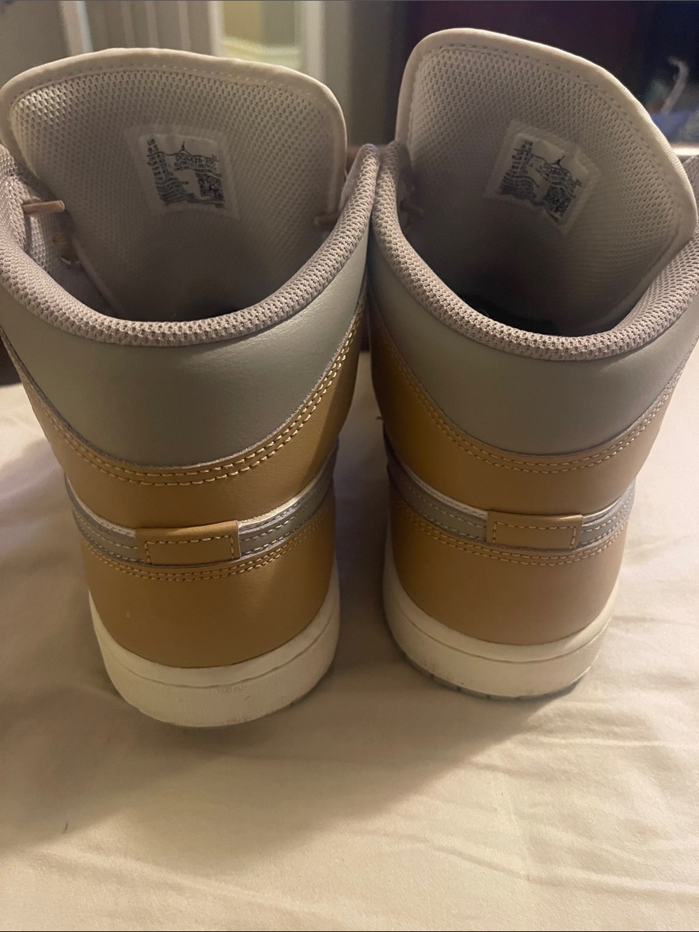 Air Jordan 1 Mid "Hemp White" - Picture 3 of 5
